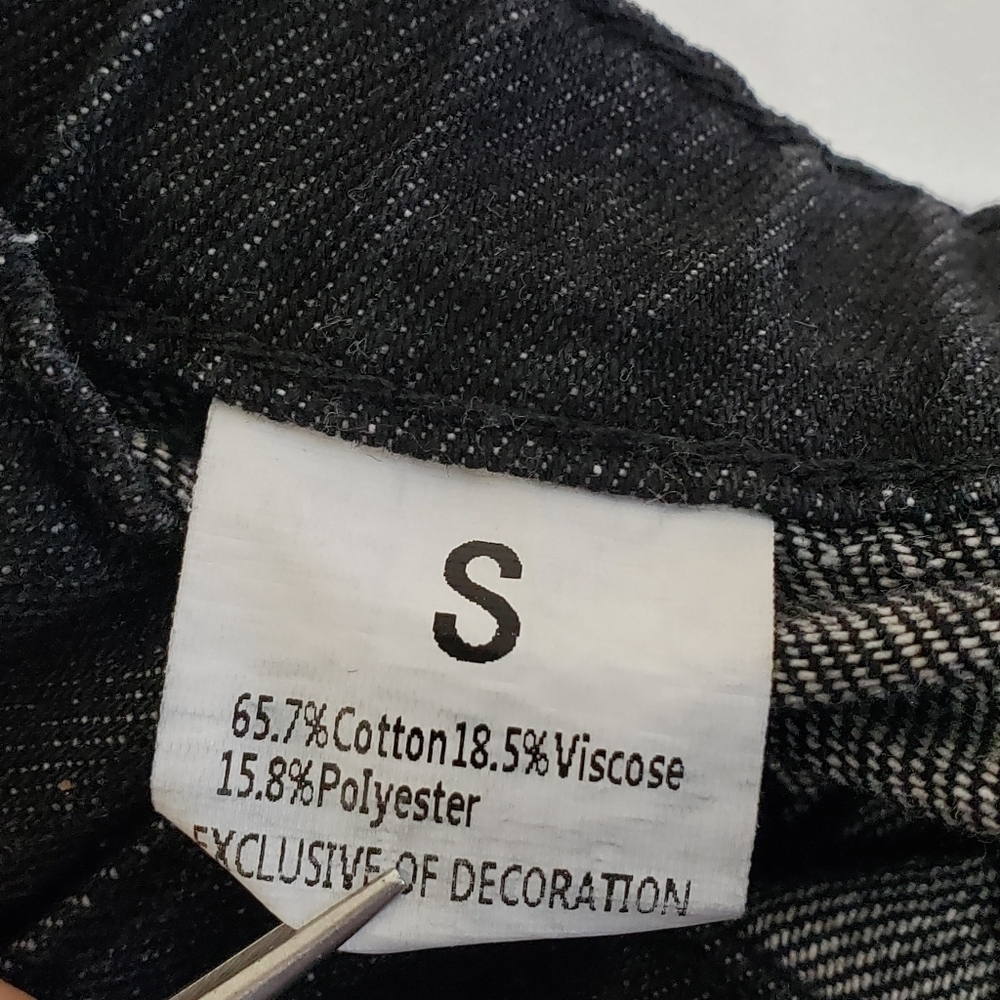Grinch Girls Black Denim Shorts Merry Grinchmas Raw Edge Size Small - Picture 5 of 8